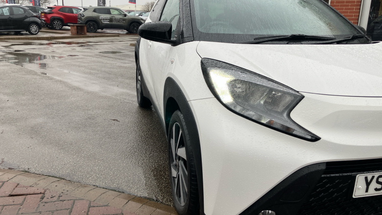 Toyota Aygo X 1.0 VVT-i Edge 5dr Petrol Hatchback